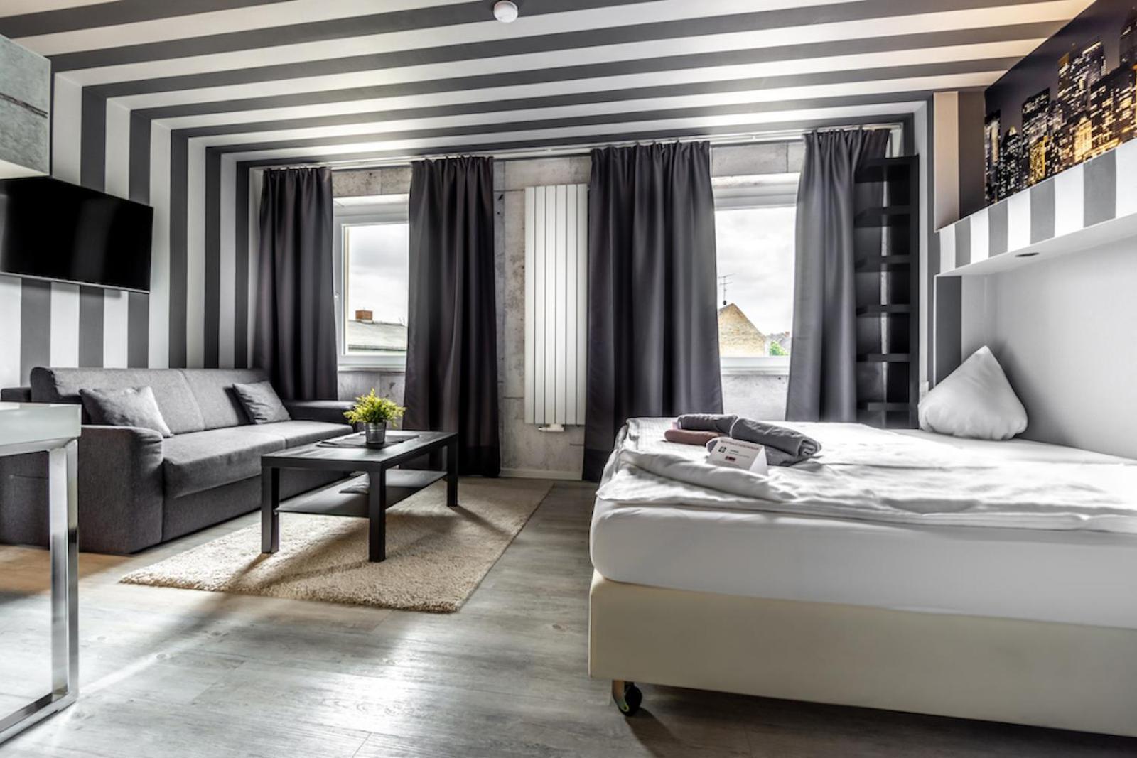 Sl'Otel Budget Бернбург Екстериор снимка