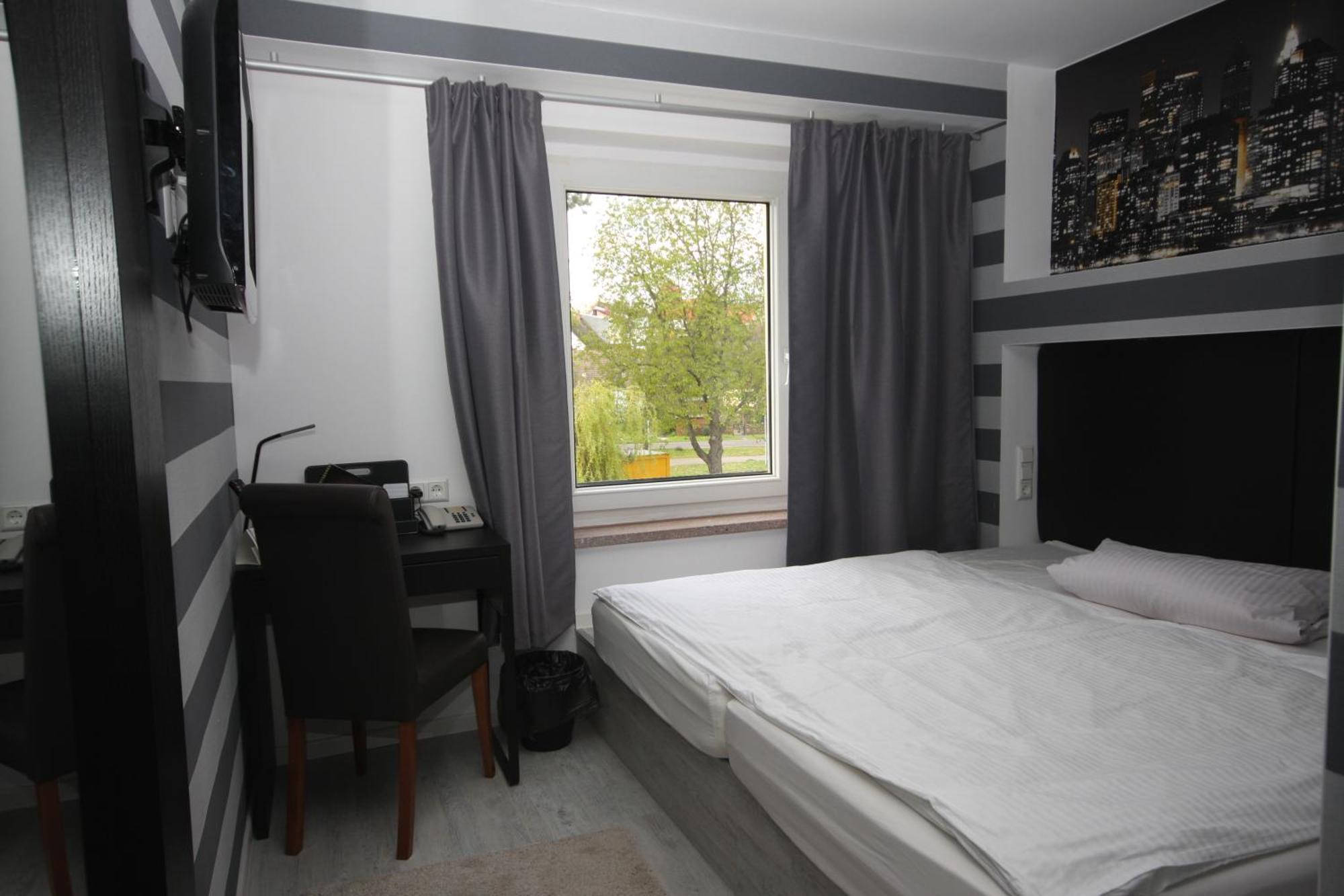 Sl'Otel Budget Бернбург Стая снимка