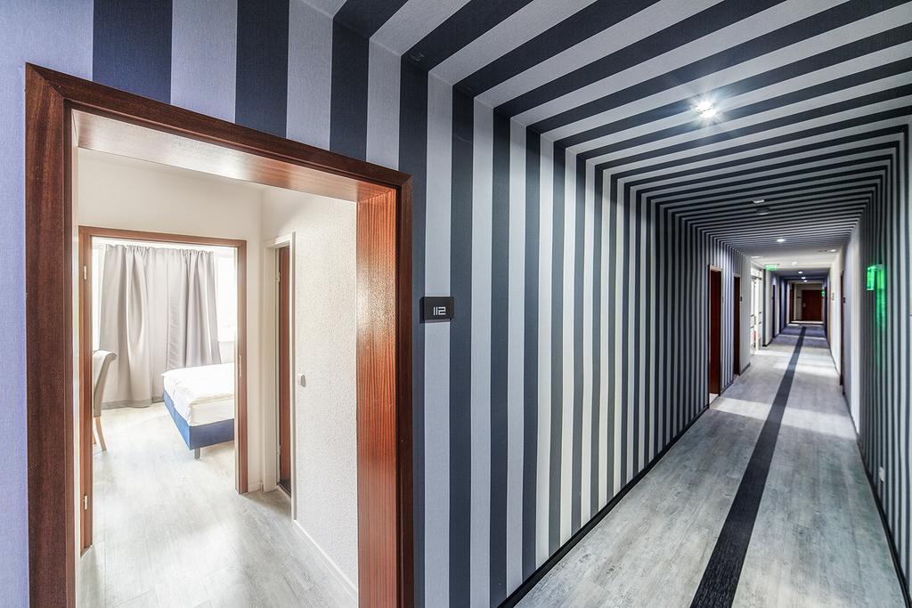Sl'Otel Budget Бернбург Стая снимка
