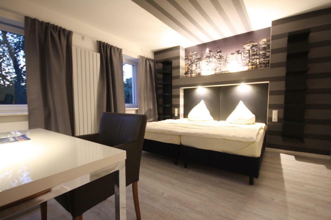 Sl'Otel Budget Бернбург Екстериор снимка