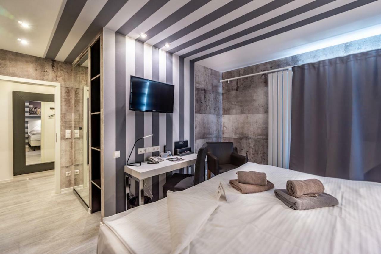Sl'Otel Budget Бернбург Екстериор снимка