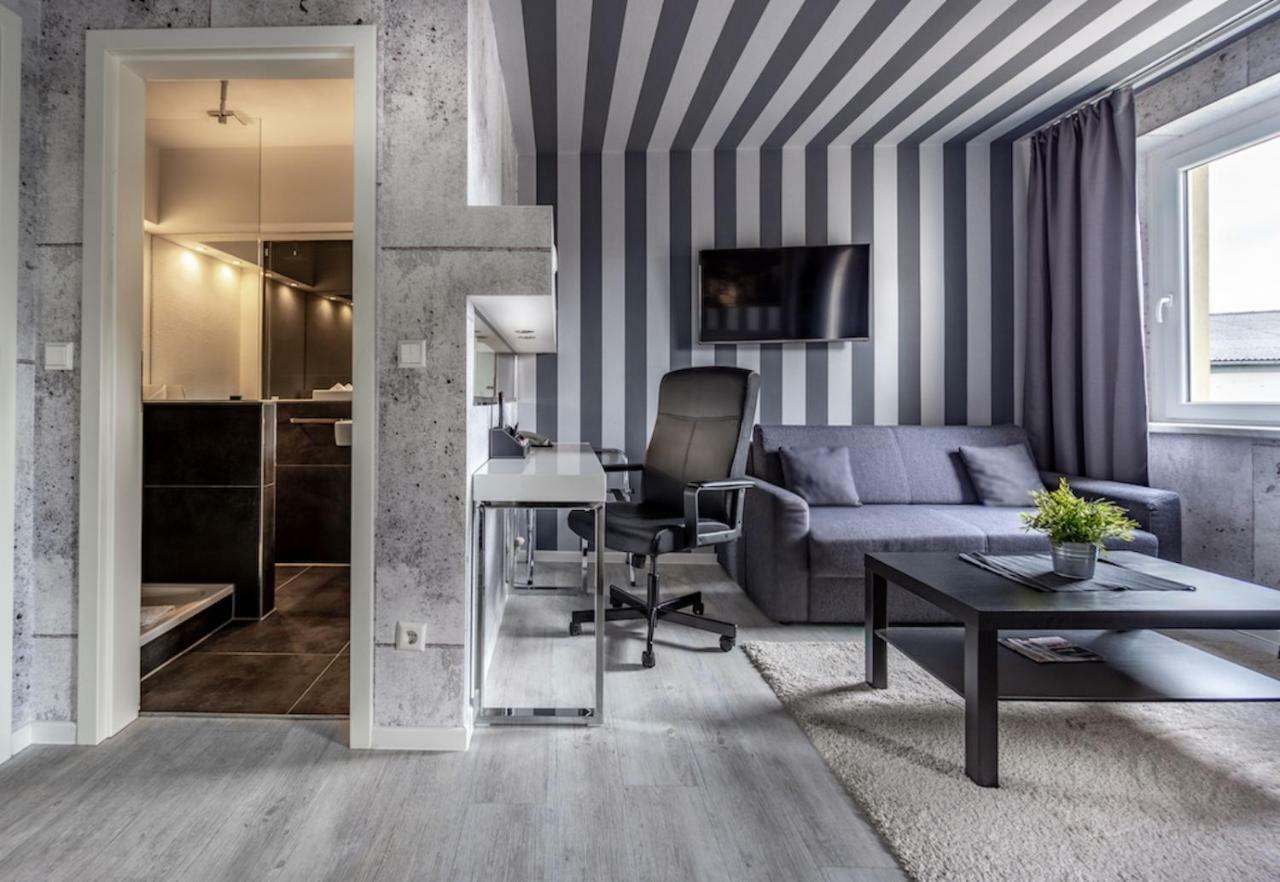 Sl'Otel Budget Бернбург Екстериор снимка