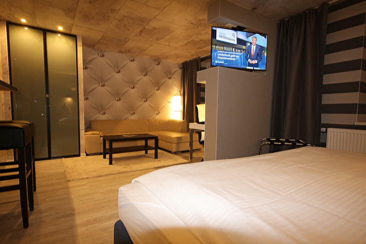 Sl'Otel Budget Бернбург Екстериор снимка